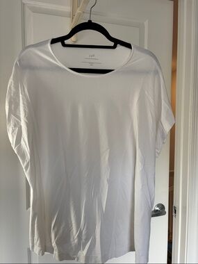 Classic White womens Crew Neck T-Shirt
